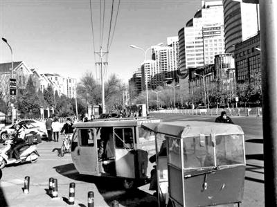 共享单车火爆 摩的收入腰斩