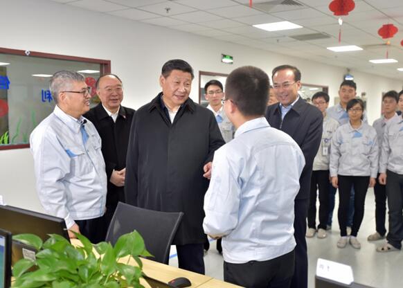 习近平引领中国航船乘风破浪昂扬奋进