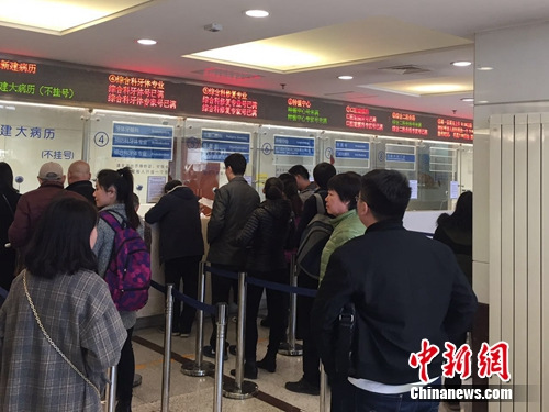 种口牙相当于买辆宝马? 国人“换牙贵”调查