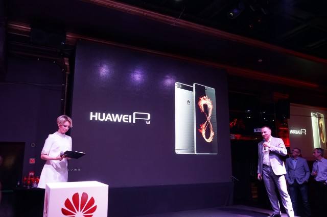 华为在波兰发布新款智能手机