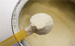 上海特大假奶粉案今日开庭 12名被告被同时起诉