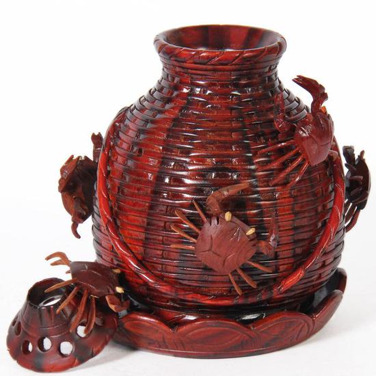 红木雕刻工艺品的保养：防潮防尘防磕碰