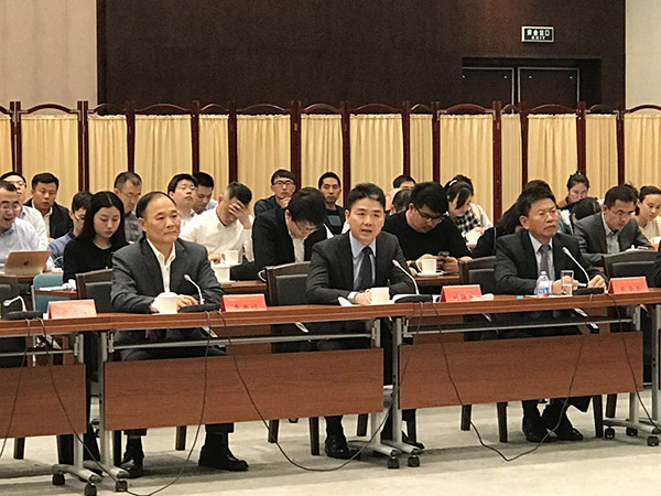 马云刘强东税务总局座谈：齐呼给小企业减税