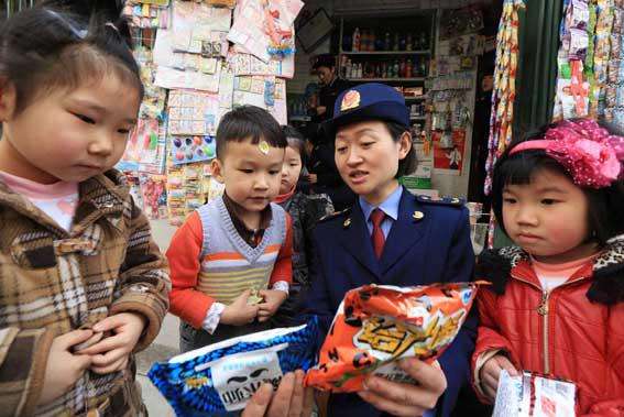 别让劣质零食损害农村孩子健康