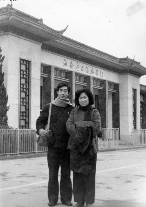 86版《西游记》导演杨洁去世 六小龄童发珍贵合影悼念