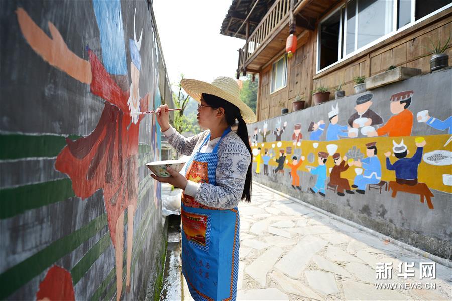 广西龙胜：&ldquo;描绘&rdquo;乡村 扮美家园