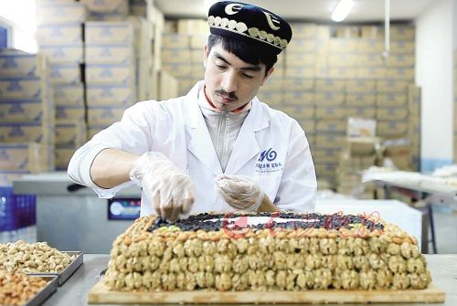 &ldquo;切糕王子&rdquo;阿迪力：把新疆&ldquo;玛仁糖&rdquo;卖向世界