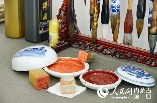  挥撒翰墨 尽书草原