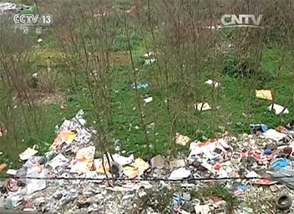 高铁沿线脏乱差 
