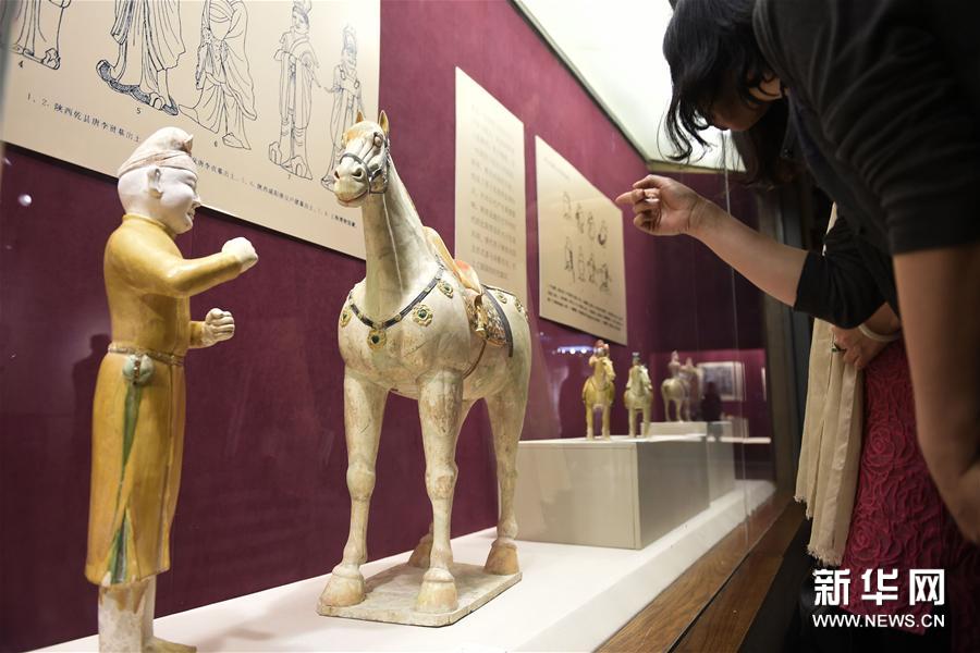 杭州举办唐三彩精品展