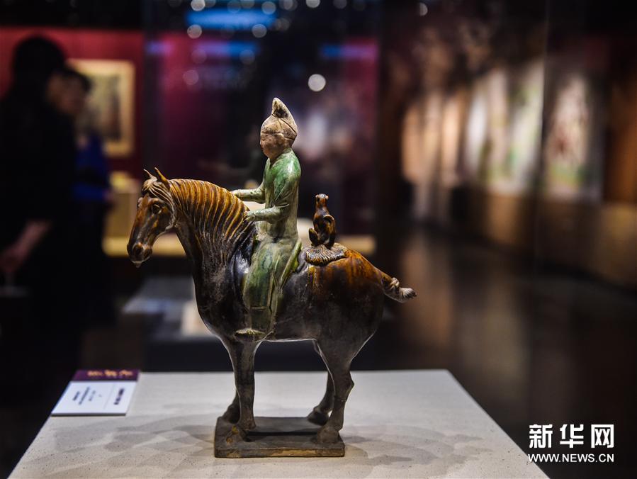 杭州举办唐三彩精品展