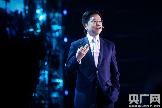 李开复：人工智能时代 要以珍惜国宝的态度支持顶级科学家