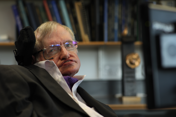 新浪科技独家专访霍金：让人工智能造福人类世界