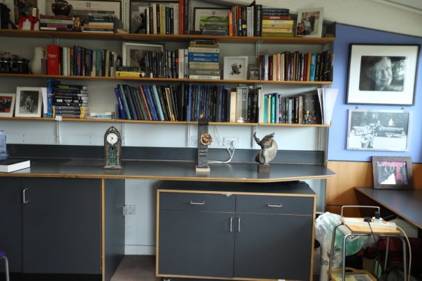 新浪科技独家专访霍金：让人工智能造福人类世界