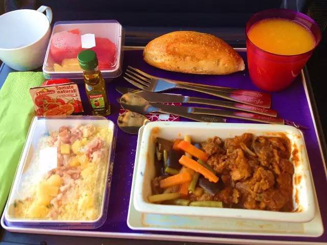 厌倦了国内高铁餐？来看看“别人家的盒饭”长啥样