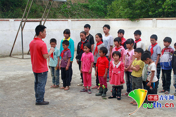 乡村教师农加贵：31年扎根“麻风村”　甘当大山孩子领路人