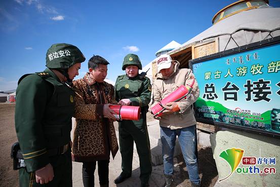 “中国青年五四奖章”获得者达林台：草原的守护神 牧民的好安达