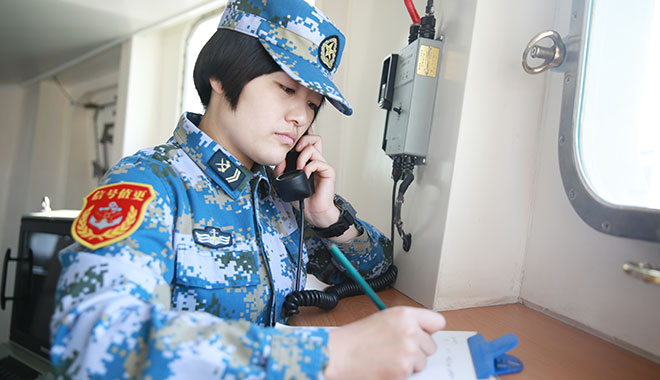 吴冬燕：航母上绽放的铿锵玫瑰