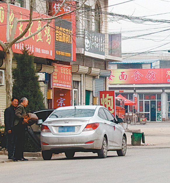 黑加油窝点违规加油，危险！（曝光）