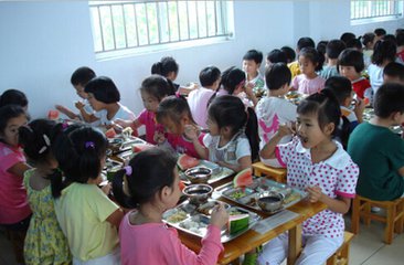 谁来守护&ldquo;小饭桌&rdquo;？（民生&middot;民声）