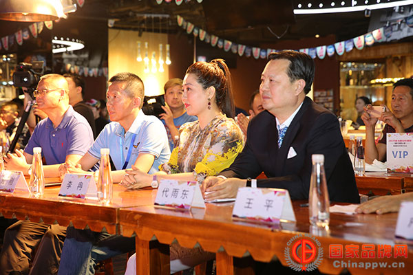 风靡全球  万众瞩目