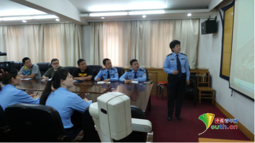 警察英雄刘成晓：神勇女警为国为民　十六年初心不改