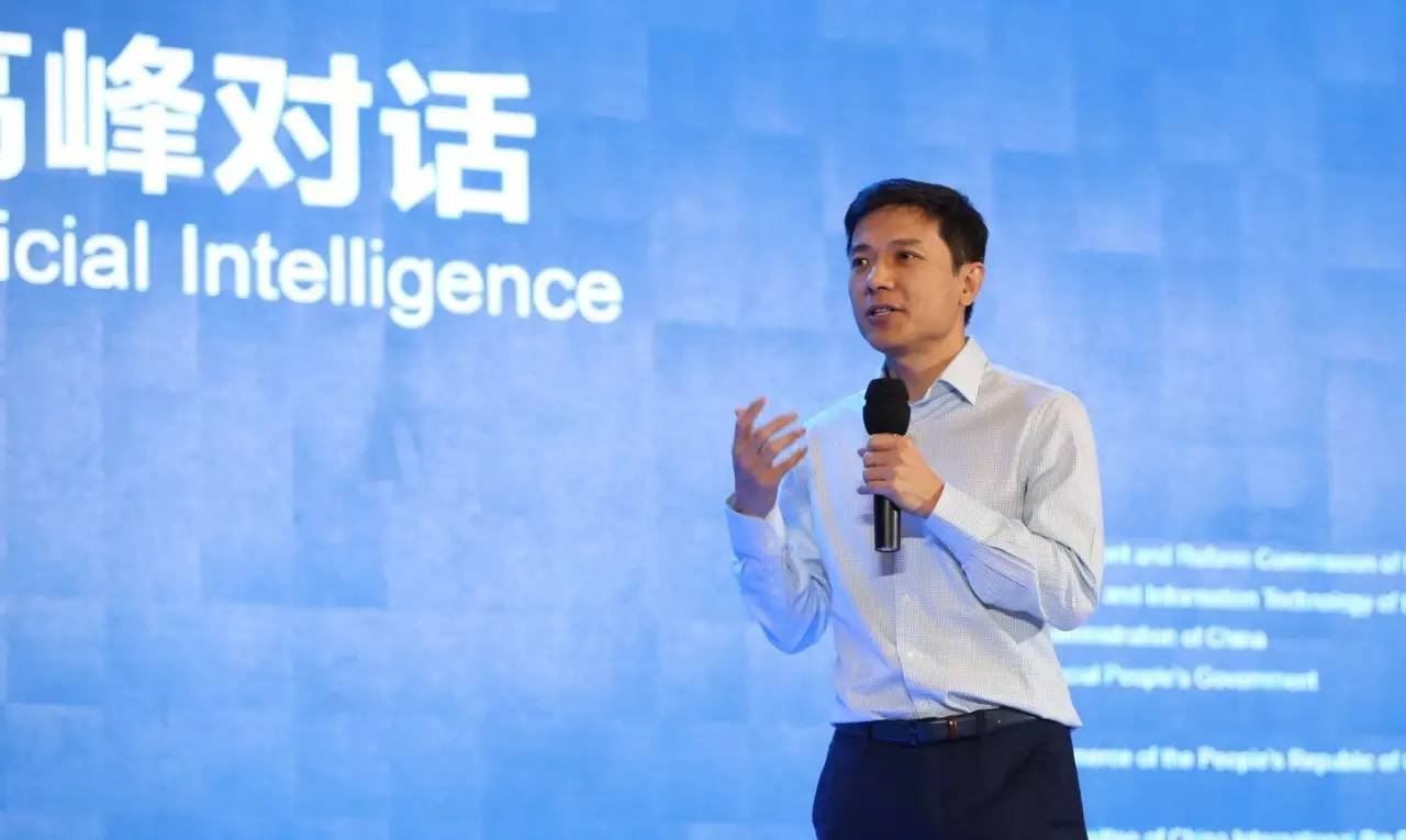 李彦宏：在这个时代，当我们不被理解时，大家要坚持