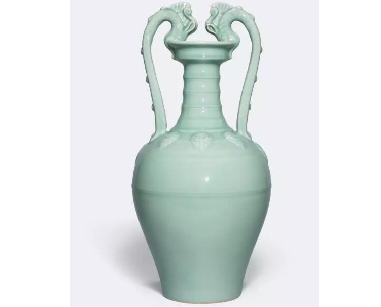 雍正粉青釉双龙尊以1.4亿港元在香港成交