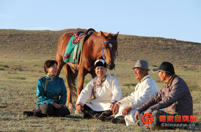 查干朝鲁，白云拂荡的牧歌