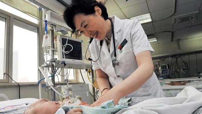 钱素云：重症患儿的生命守护神