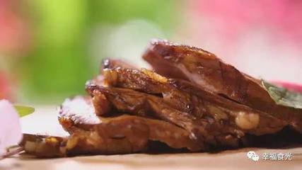 酱牛肉为啥&ldquo;泛绿光&rdquo; 专家：光栅效应