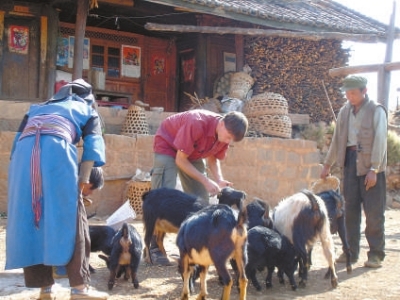 夏爱克：“当代白求恩”云南行医记