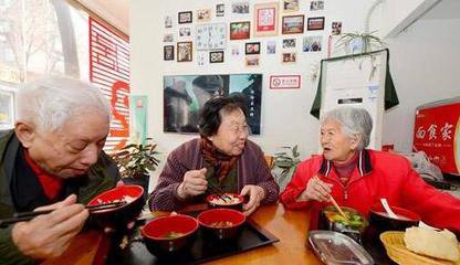 创业农民七年如一日承诺：70岁以上老人免费就餐