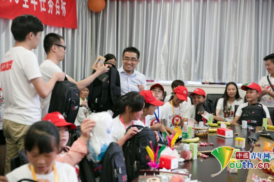 许泽玮：不忘初心 用党建“核动力”打造互联网金融企业新战舰