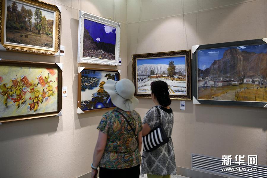 “大美甘肃”国际绘画书法摄影大展亮相兰州