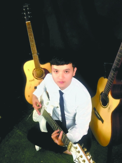 周兴培：卖吉他的隐形冠军