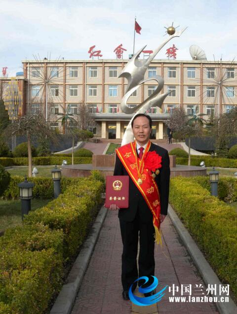 【中国梦·大国工匠篇】令耀伟：煤海里一颗永不生锈的“螺丝钉”