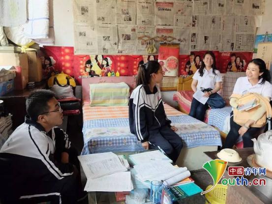 北京百名年轻人捐助深山孩子十二年：省一顿大餐 帮一个孩子