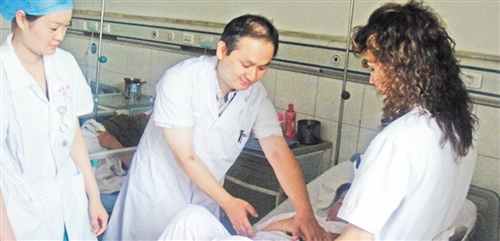 援疆妇产医生欧阳栋：甘为沙漠里的一壶水