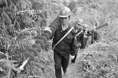 冯振波：高压下的&ldquo;超越&rdquo;