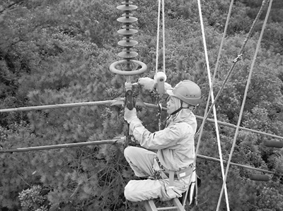 冯振波：高压下的“超越”