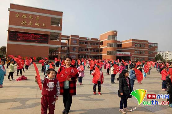 闵楠飞：左手撑起乡村教育的一片天