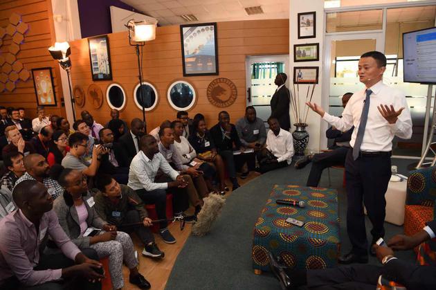 马云对话肯尼亚创业者:我能成功 80%年轻人也能成功