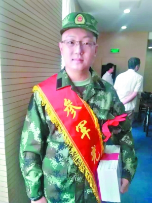 北大才子“歇”笔从戎：3个月瘦30斤，一个顶俩用