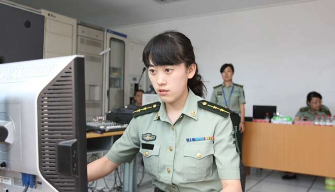 通信比武、电子对抗：女兵张燕兵的“三块金牌”