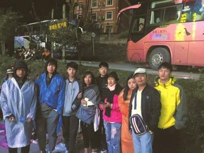 13名浙江游客致谢导游：谢谢您冒着生命危险照顾我们