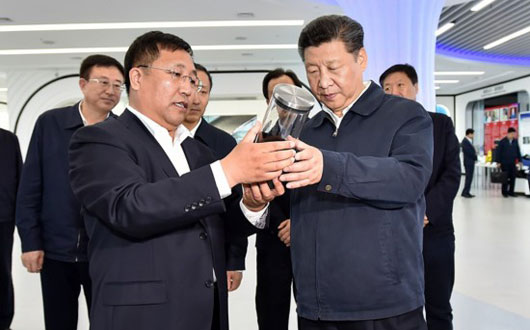 顶天立地铸重器 领异标新谱华章