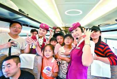 “复兴号”开跑京津城际 一等座二等座车票没涨价