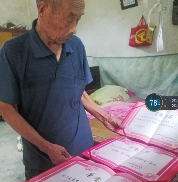 河南&ldquo;诚信老爹&rdquo;20年攒5万替儿还债：