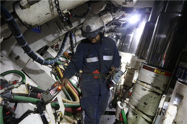 “全国技术能手”丁明磊：煤海有蛟龙，龙腾且善行